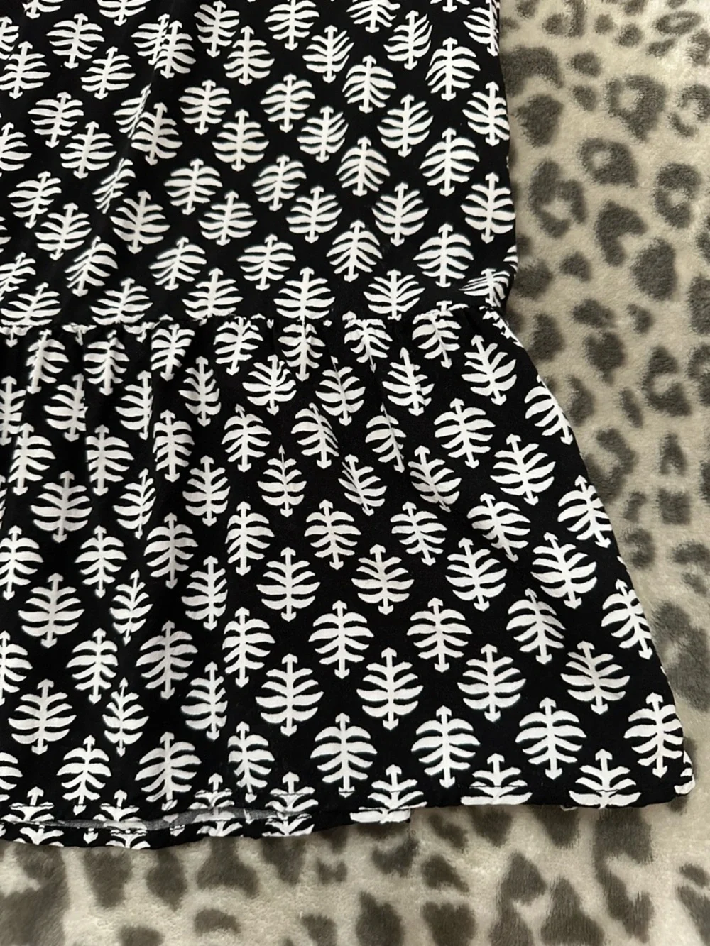 Old Navy Rayon Cold Shoulder Dress in Black & White Print Size XL 14 Girls